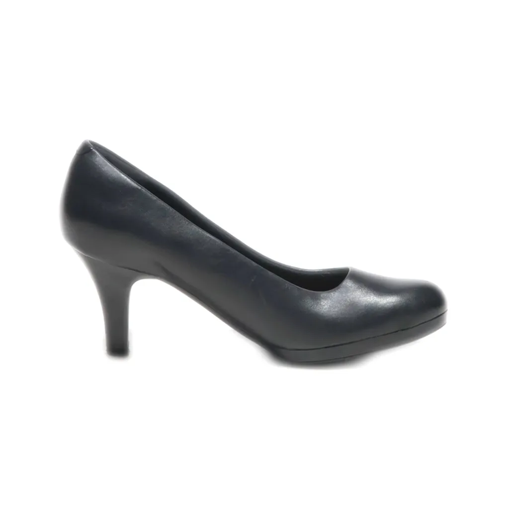 Clarks Artisan Mid-Heel Shoes Leather Black Colour For Women