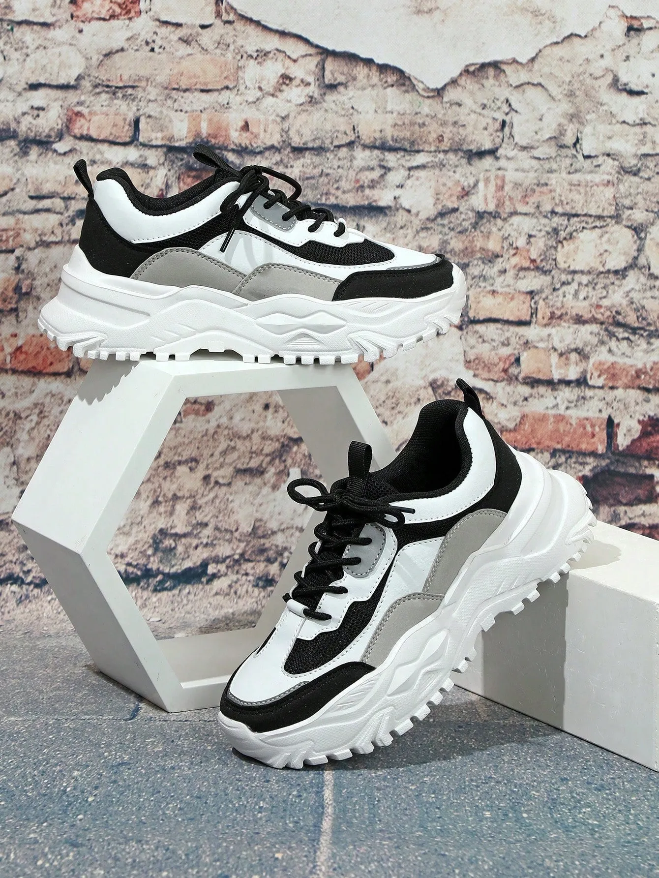 Men's Fashionable Thick-Soled Elevated Sneakers With White